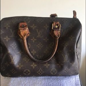 Authentic Louis Vuitton speedy 25